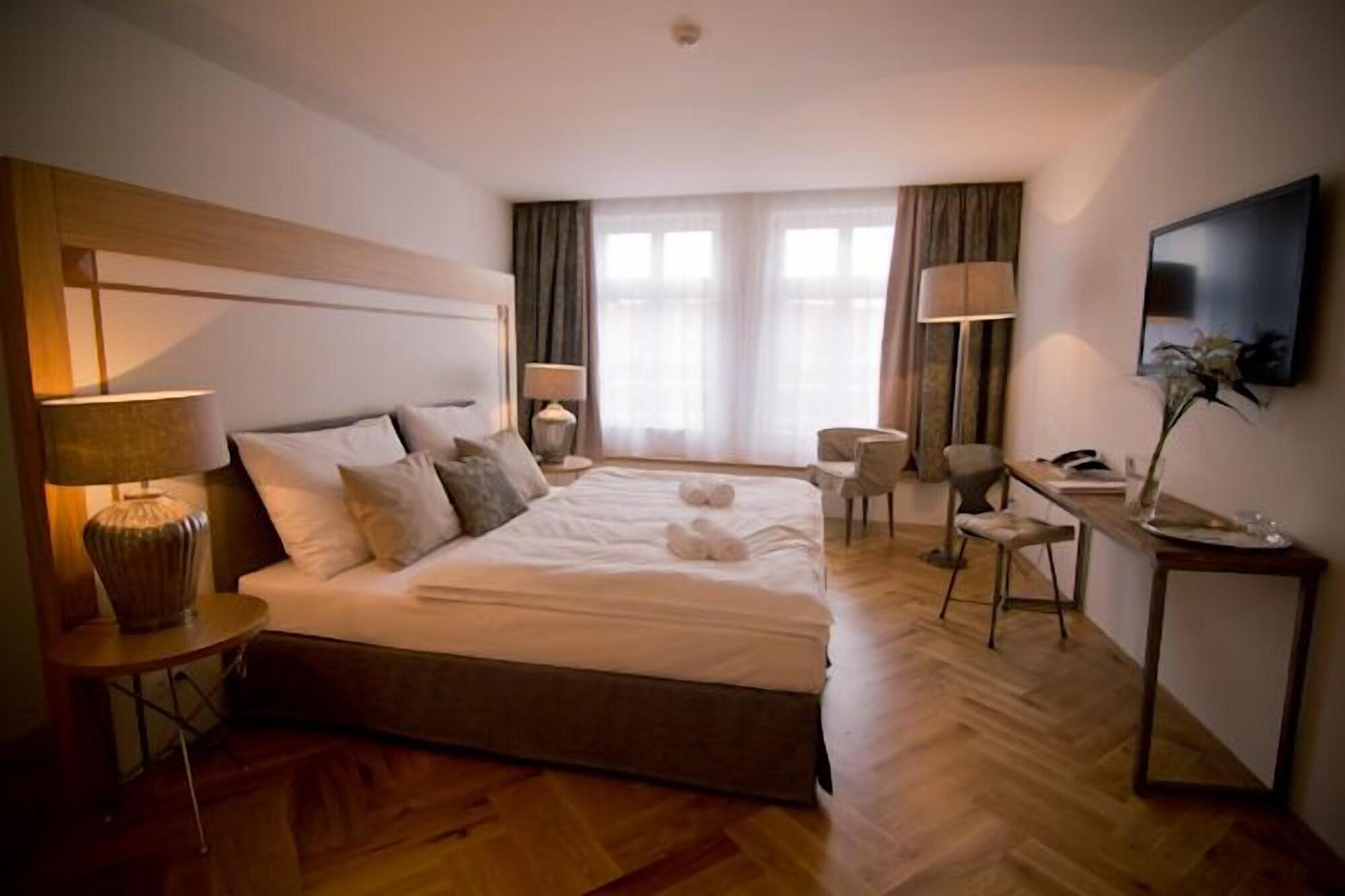 Jungmann Hotel Прага Экстерьер фото