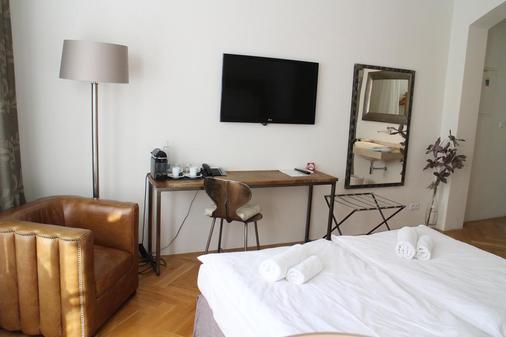 Jungmann Hotel Прага Экстерьер фото