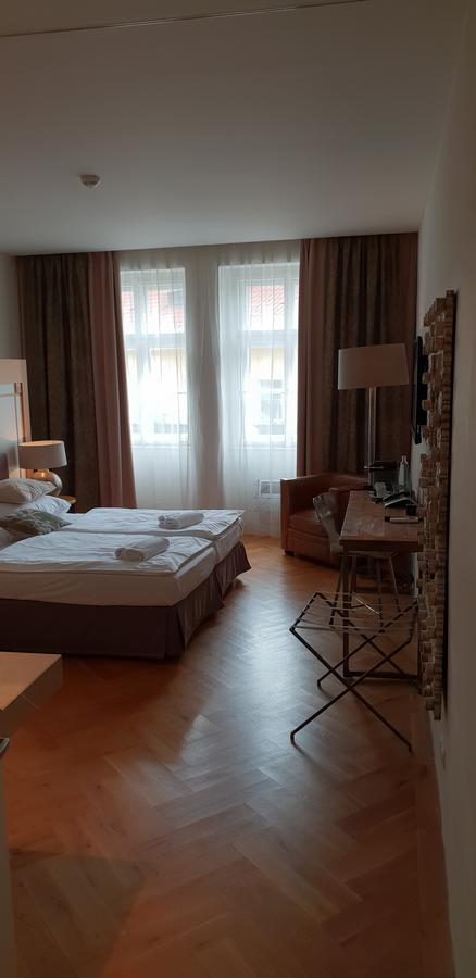 Jungmann Hotel Прага Экстерьер фото